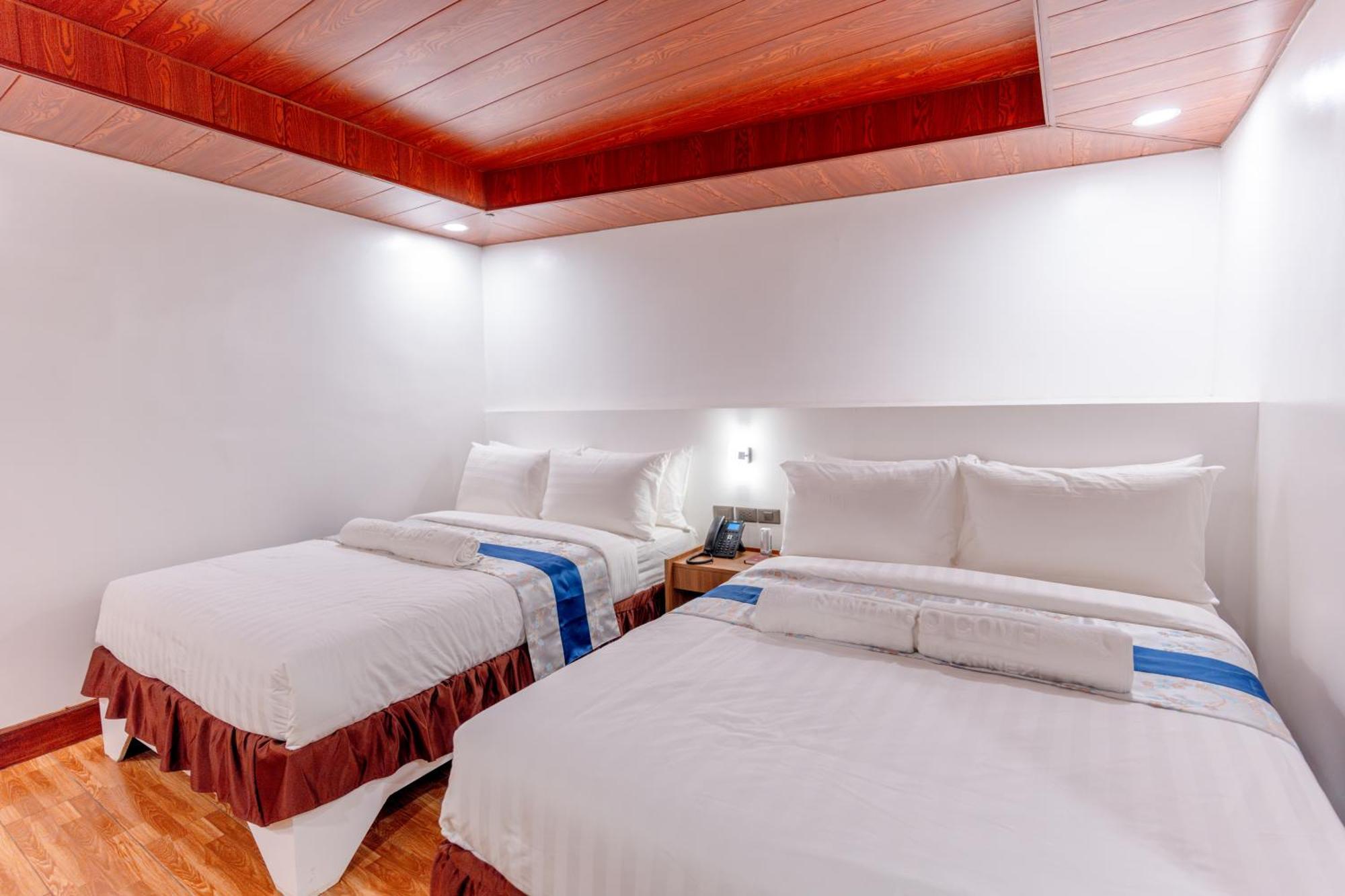 Santiago Cove Hotel And Restaurant Екстериор снимка